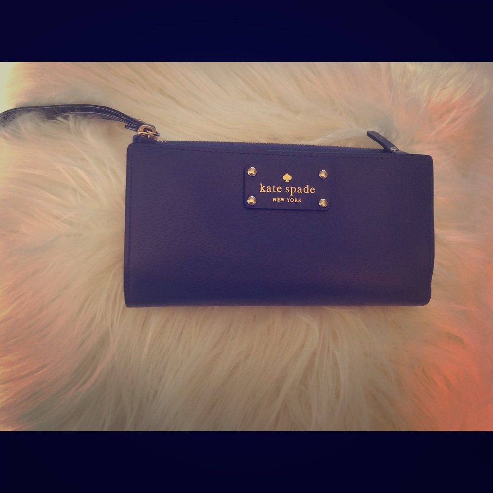Kate Spade wristlet wallet